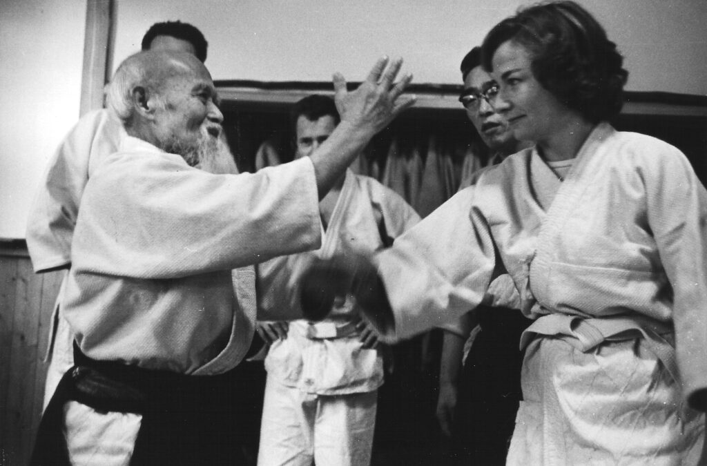 Archives Aïkido Club des Rousses
Moriheï Ueshiba et Jean-Jacques Arbez
Hakikai Hombu Dojo - 20.12.1962